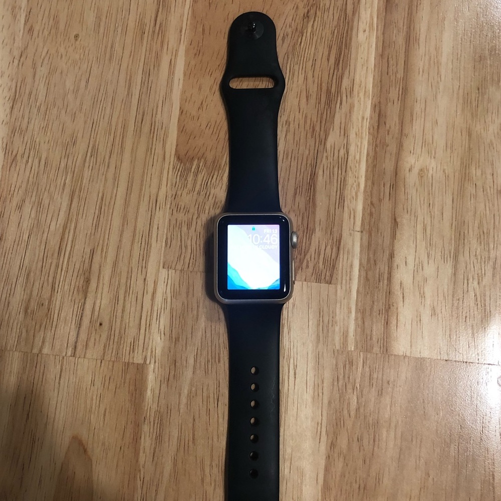 Apple Watch - image 2